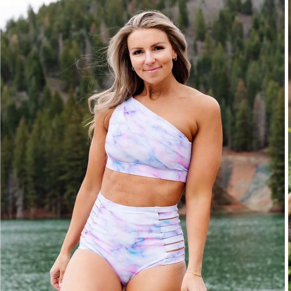 Kiava swimsuit high coverage size L watercolor